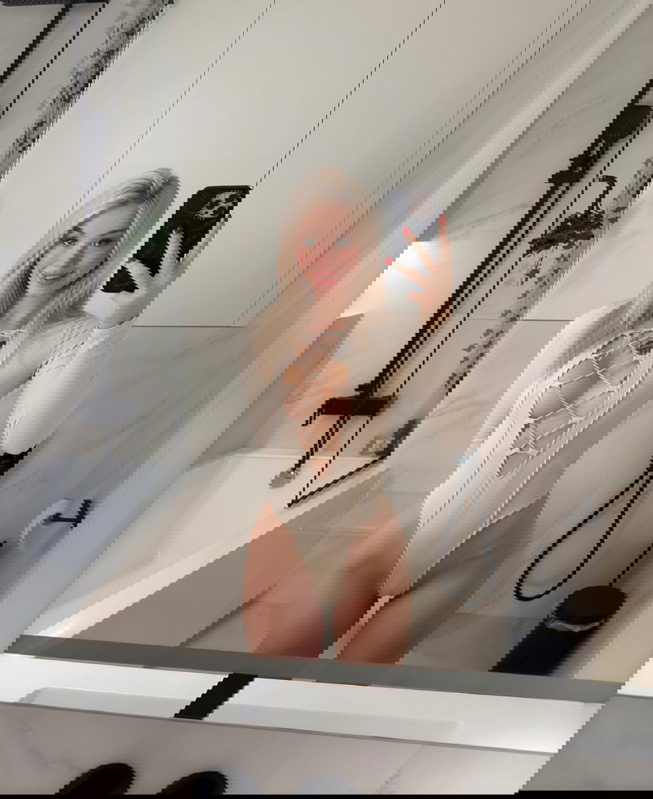 Cherry028, 21 years old from United Kingdom