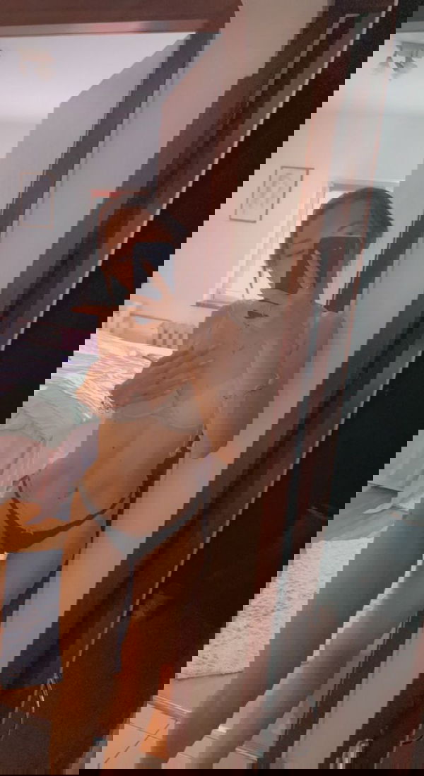 Sophie294, 21 years old from United Kingdom