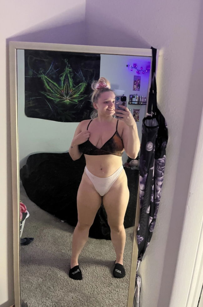 ava_3k3, 22 years old from United States