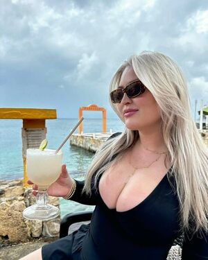 miyibod361, 22 years old from Australia