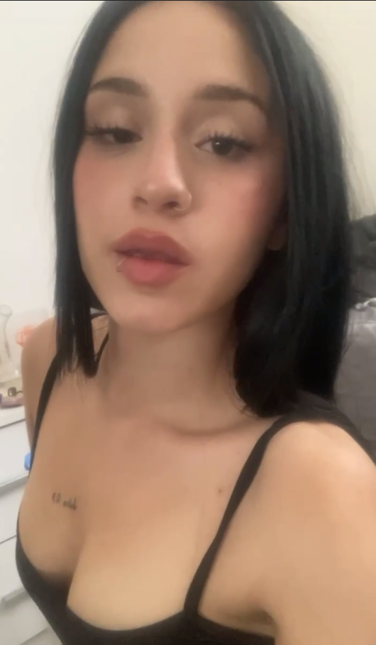 Ava8xx, 22 years old from United States