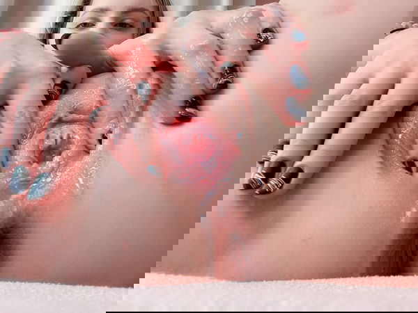 ahyrwuwz, 25 years old from United Kingdom