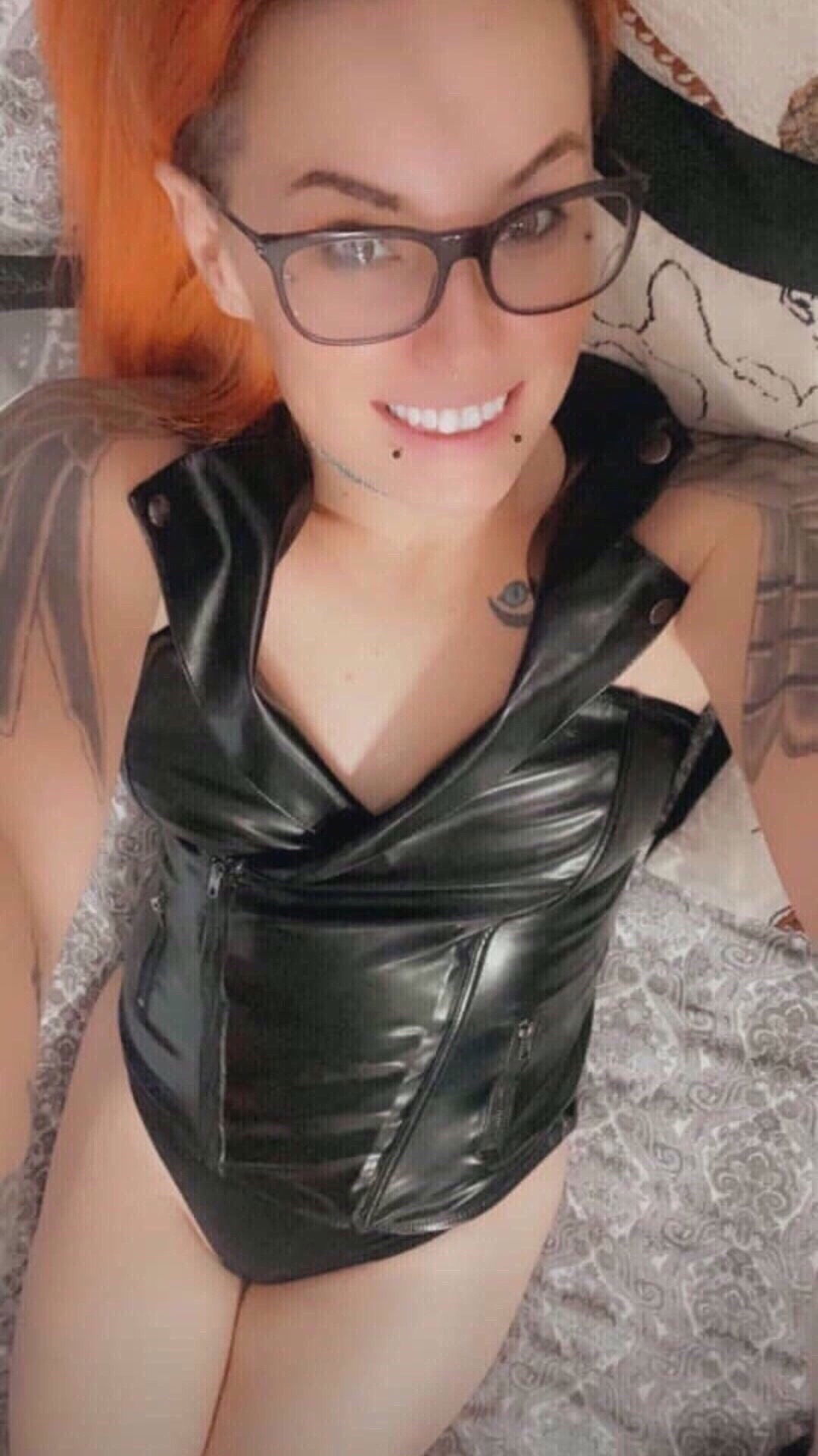 rebeccabooking884's Cover Photo