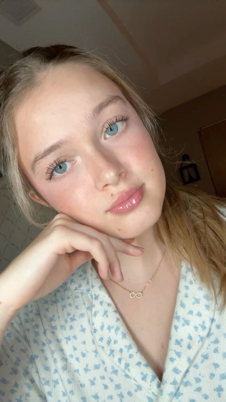 Emilia18's Cover Photo