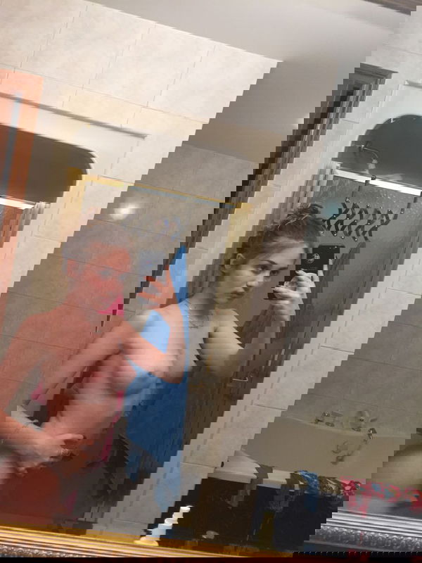 AlexaC, 23 years old from United Kingdom