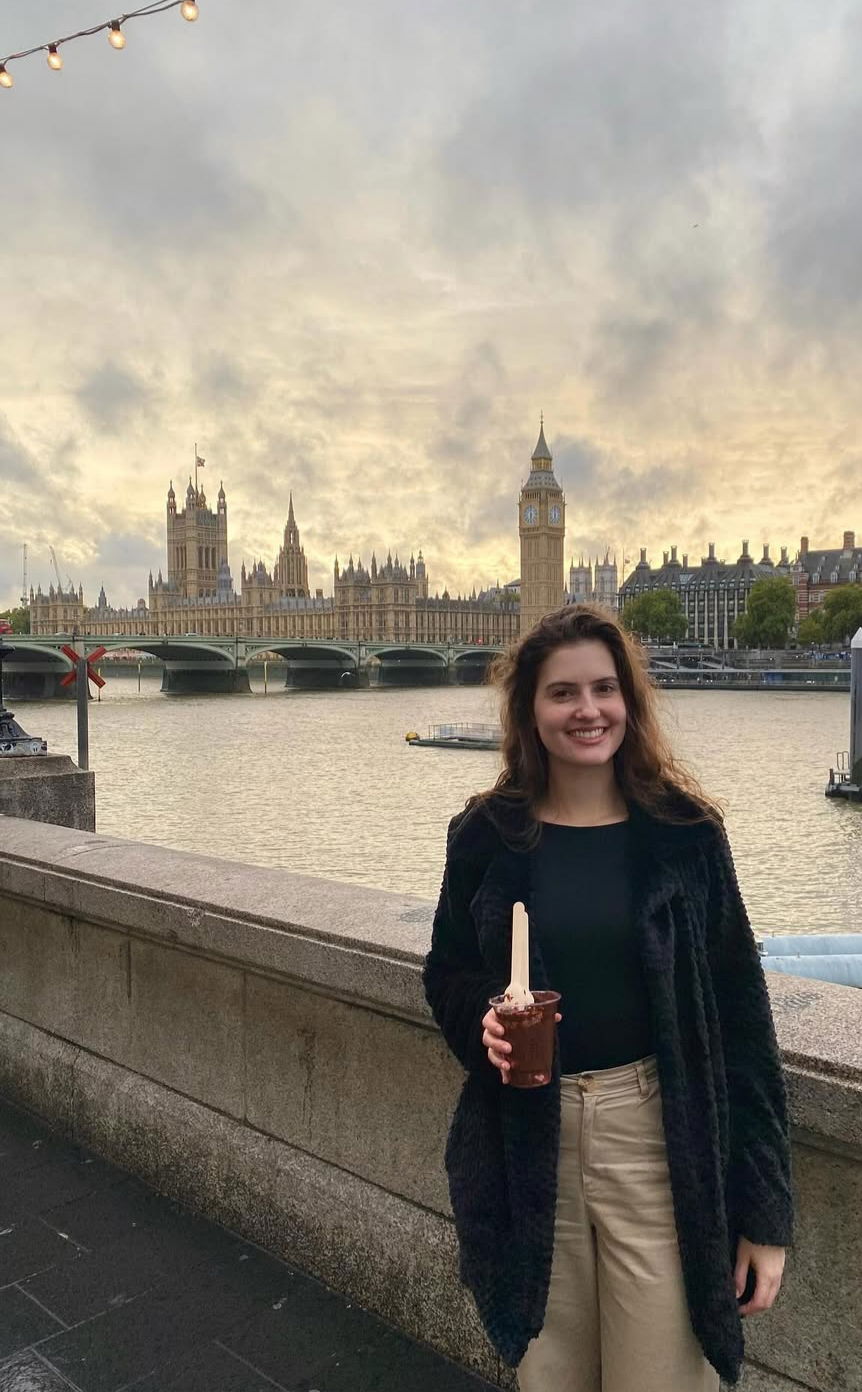himyhel, 25 years old from United Kingdom