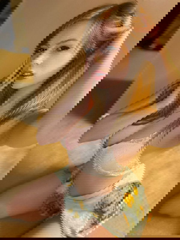 Elizabeth986, 20 years old from France