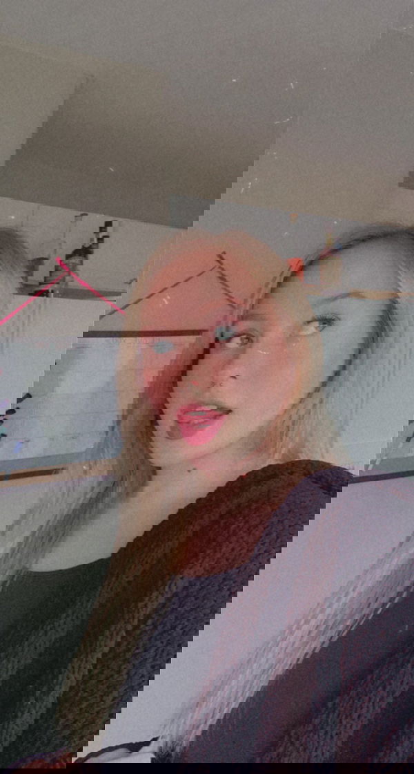 Shopihamarry40, 21 years old from Germany