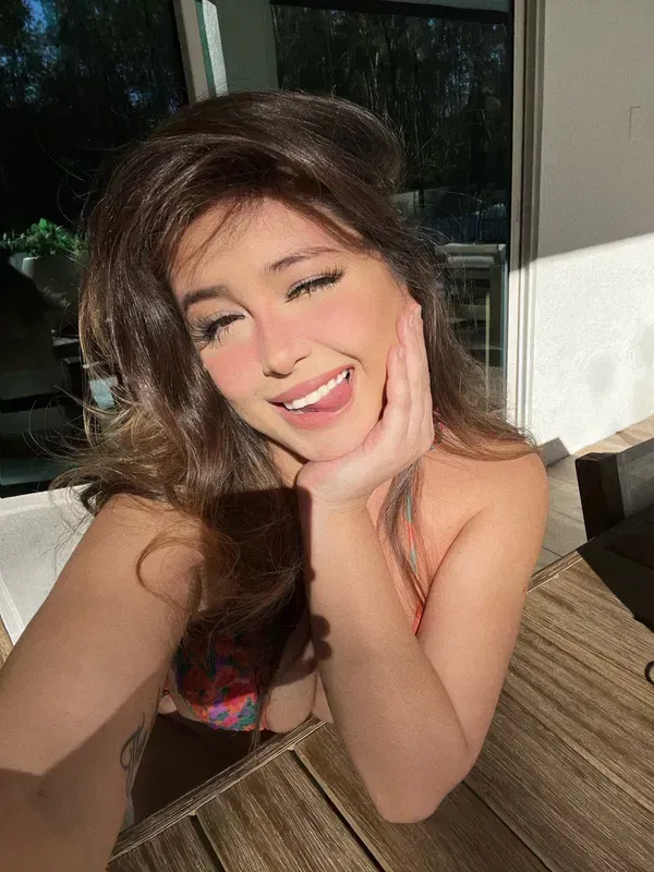 Bailee200, 18 years old from United Kingdom