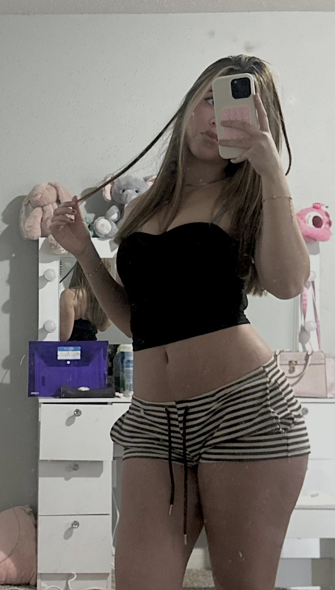 roxixof341's Cover Photo