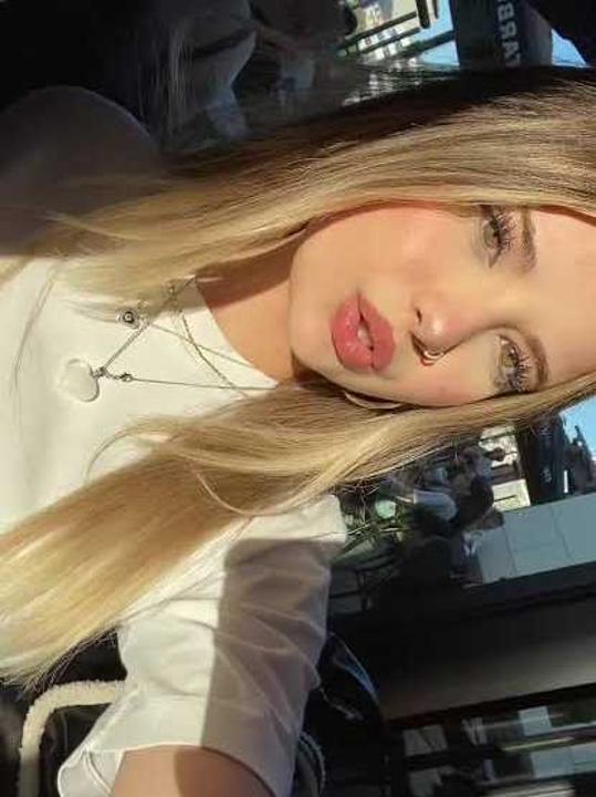 myqune's Cover Photo