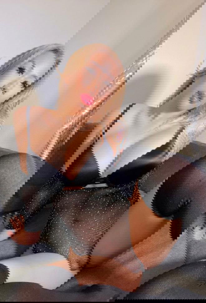 poven41990's Cover Photo