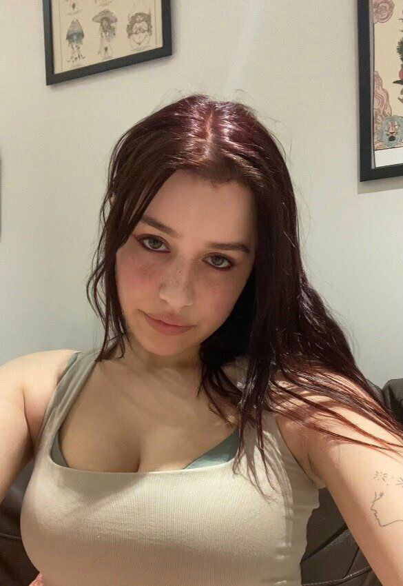 lovoyi4119, 22 years old from United Kingdom