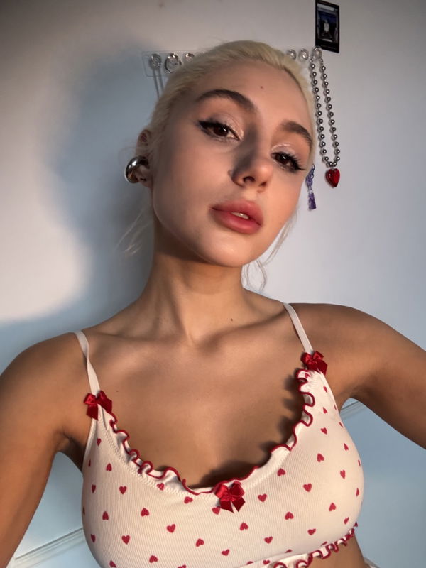 Meara_3543, 21 years old from United States