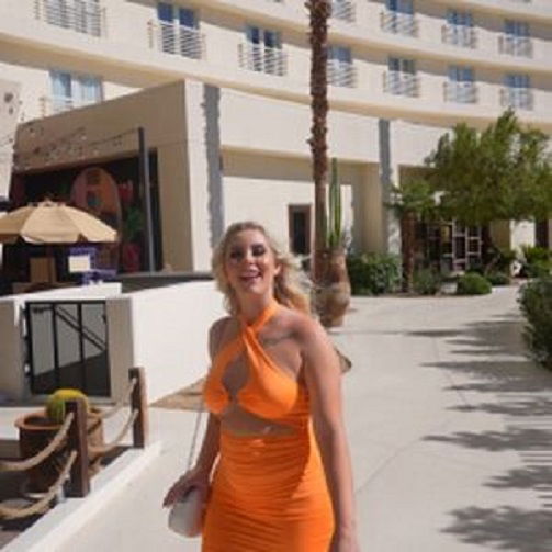 lyransyssae, 21 years old from United States