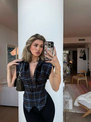 docira8789, 23 years old from Canada