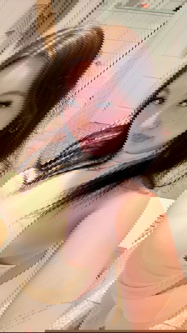 jerin897345, 21 years old from France