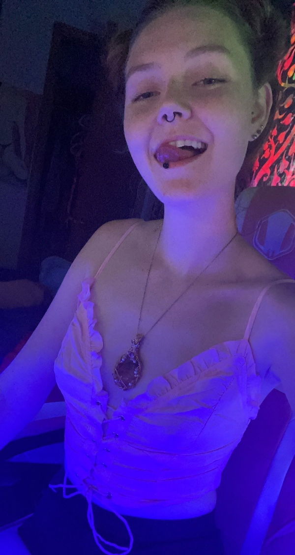 latron1990, 22 years old from Netherlands