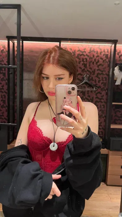 pixece4269, 22 years old from United Kingdom