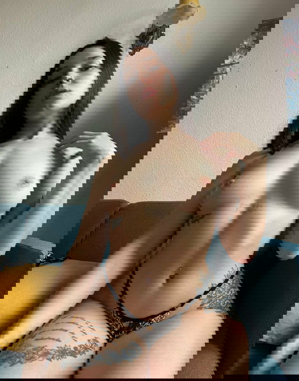 hazawu, 23 years old from United States