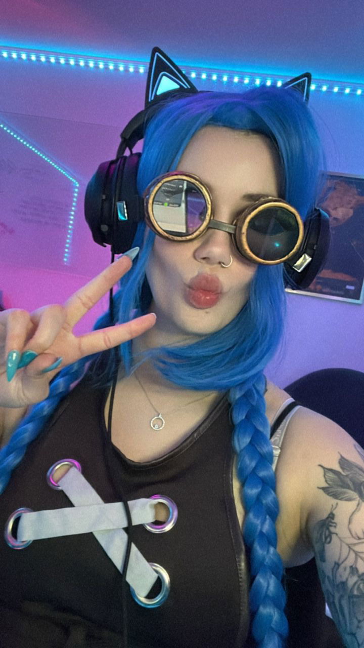 Isabella614's Cover Photo