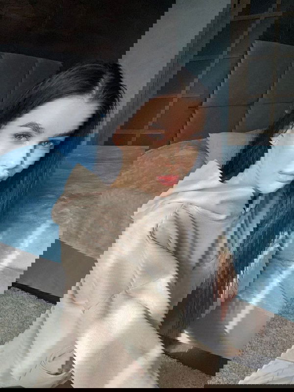 nancy411z, 21 years old from Canada