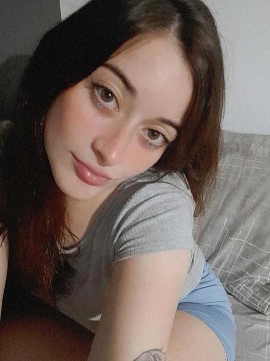 nygigule, 24 years old from Belgium