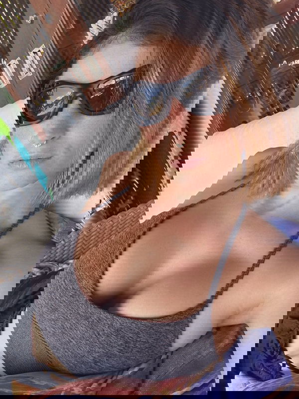 Carrie10, 25 years old from Ireland