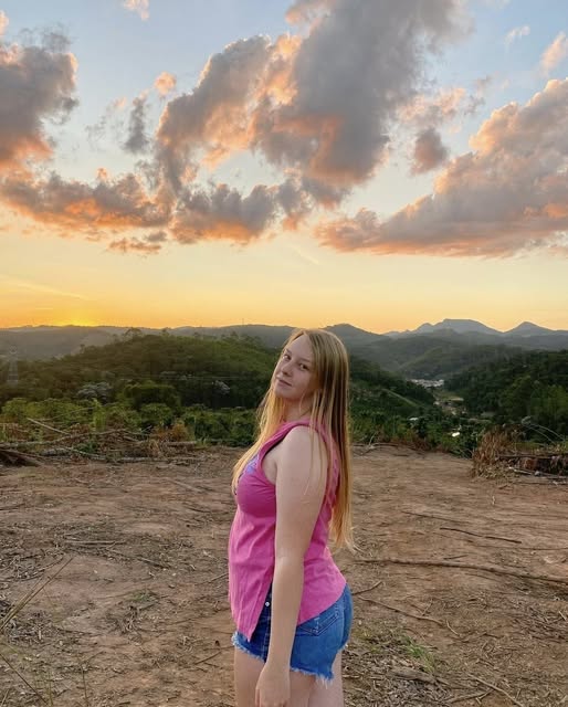 haleles601, 24 years old from United Kingdom