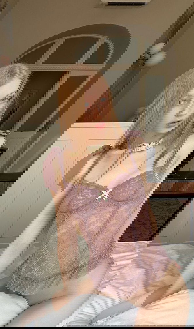 Catie_239, 18 years old from United States