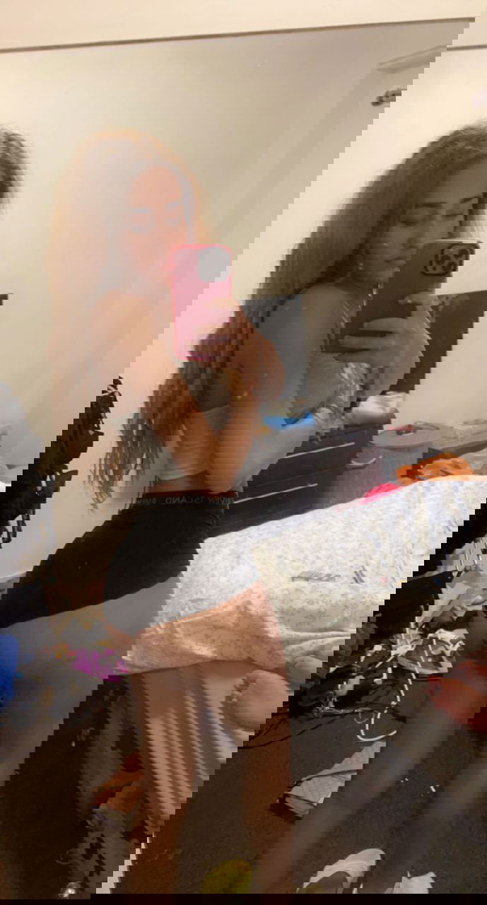 zgouvy's Profile Photo