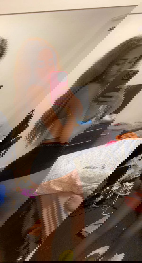 zgouvy, 19 years old from United States