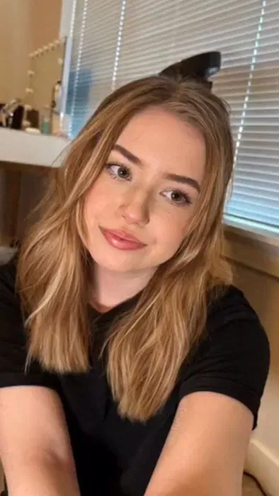 navoyey119, 22 years old from Australia