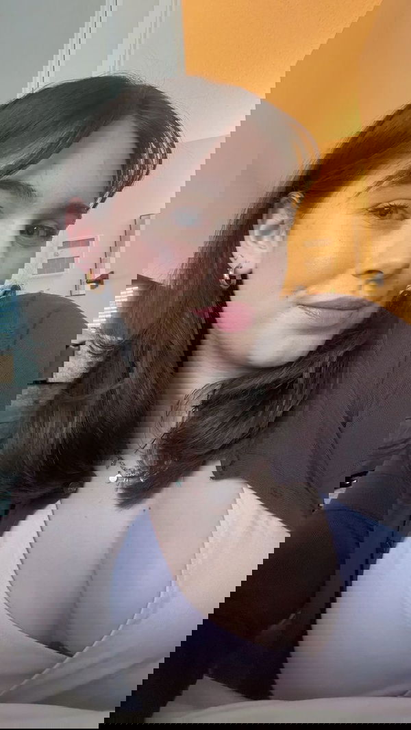 Heidi8978, 21 years old from United Kingdom