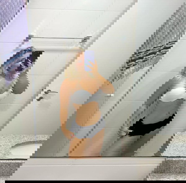 qagumo, 22 years old from Germany