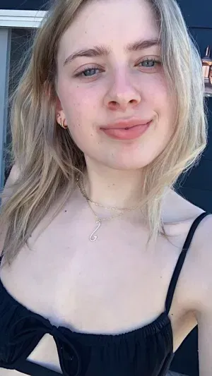 pemowa5735, 25 years old from Canada