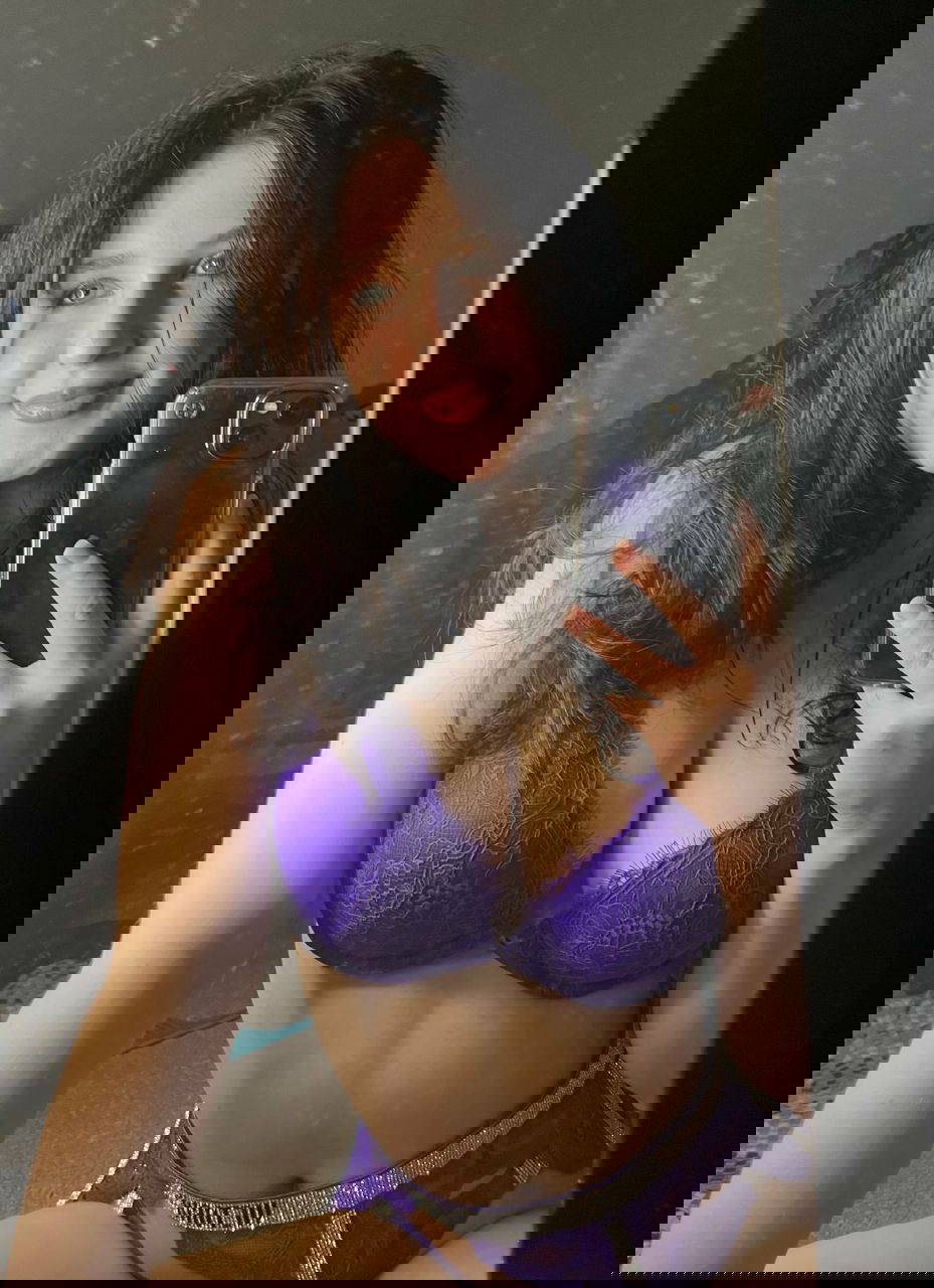 Emilyy12, 23 years old from United States