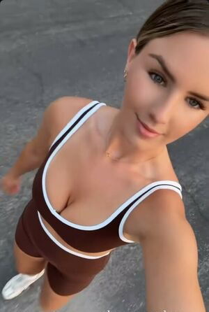 fowewom423, 22 years old from United States