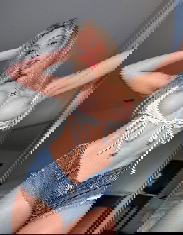 n_ob21-84, 21 years old from United Kingdom