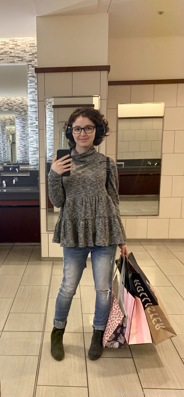 akira46, 22 years old from United States