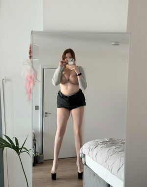 yokih27493, 24 years old from United Kingdom