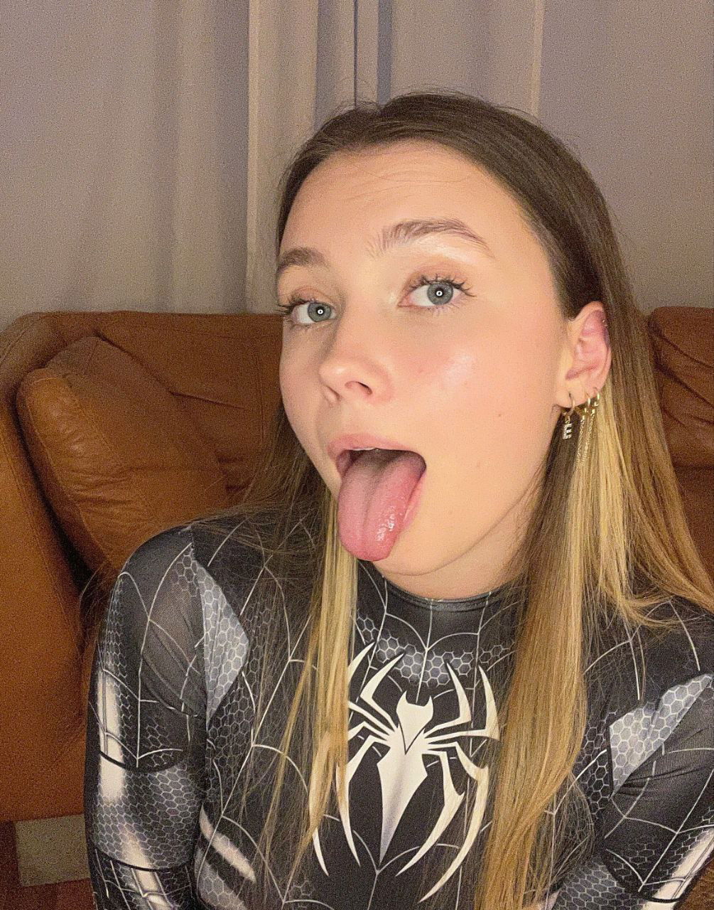yiwimo4468, 19 years old from Belgium