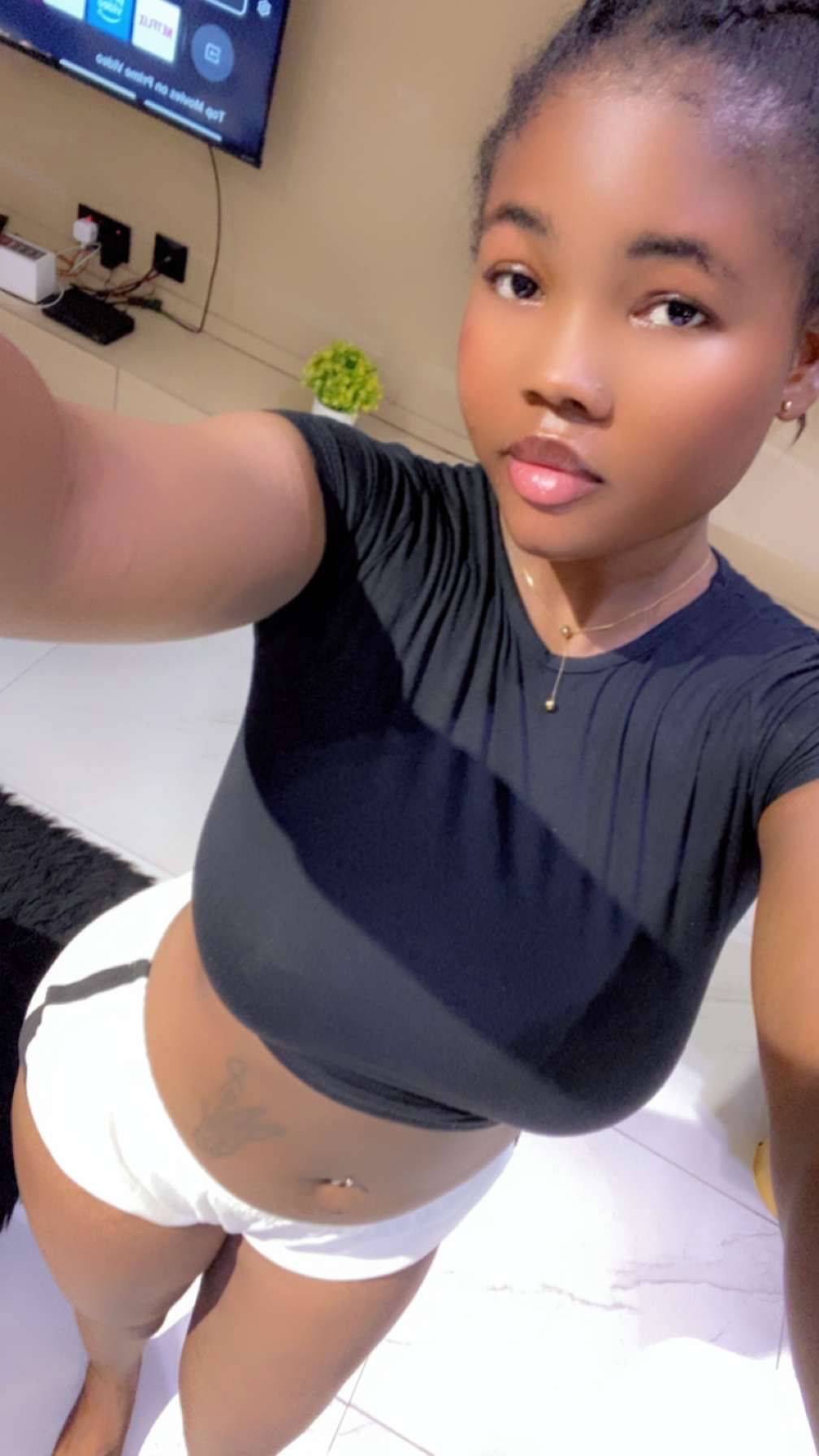 dhbtybj143's Cover Photo