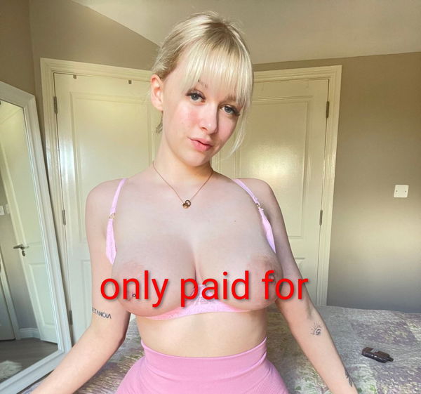 Folorey, 25 years old from Germany