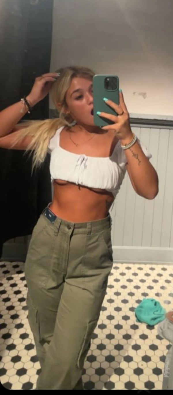 sydsydney1688, 20 years old from United States