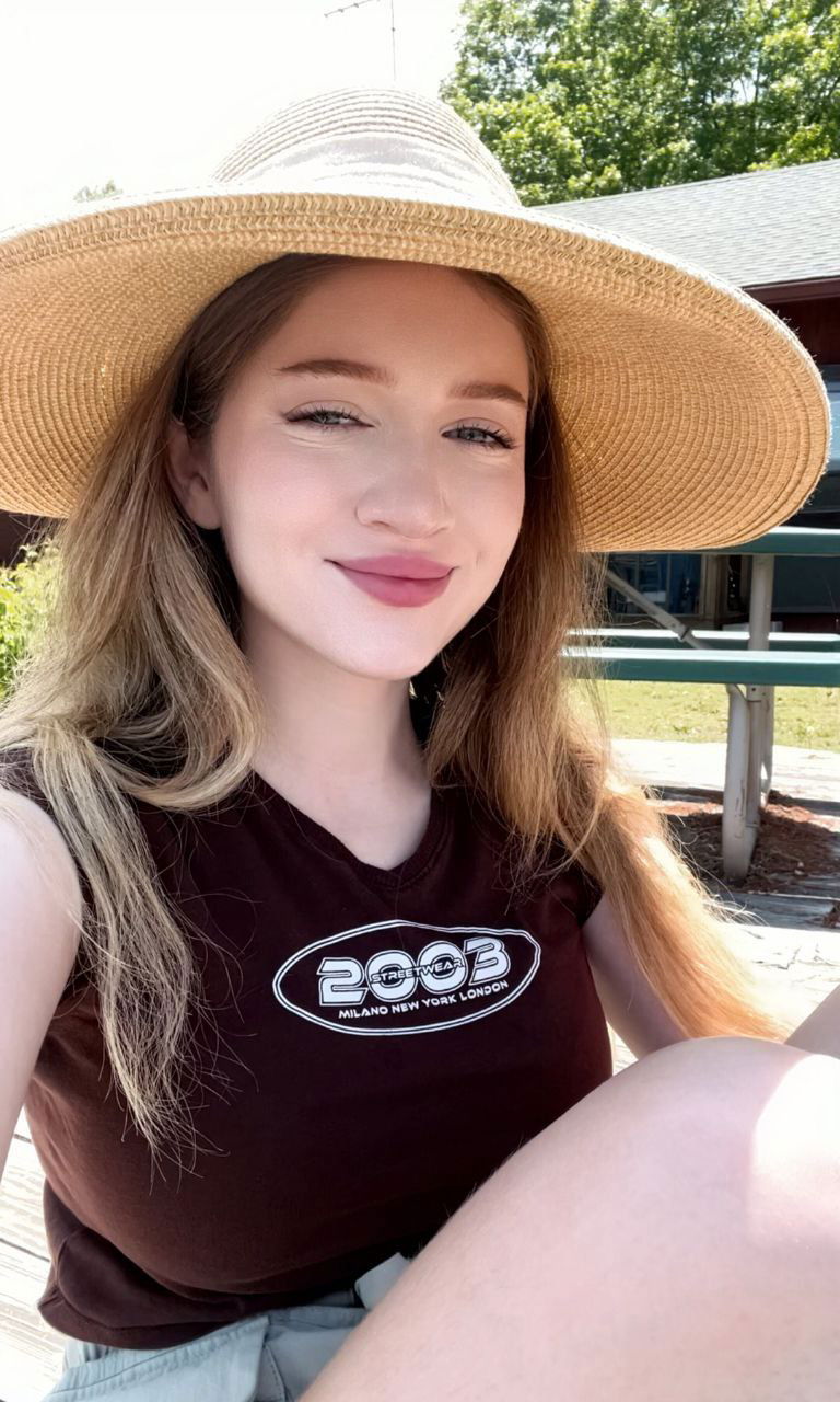 Ellie9827's Profile Photo