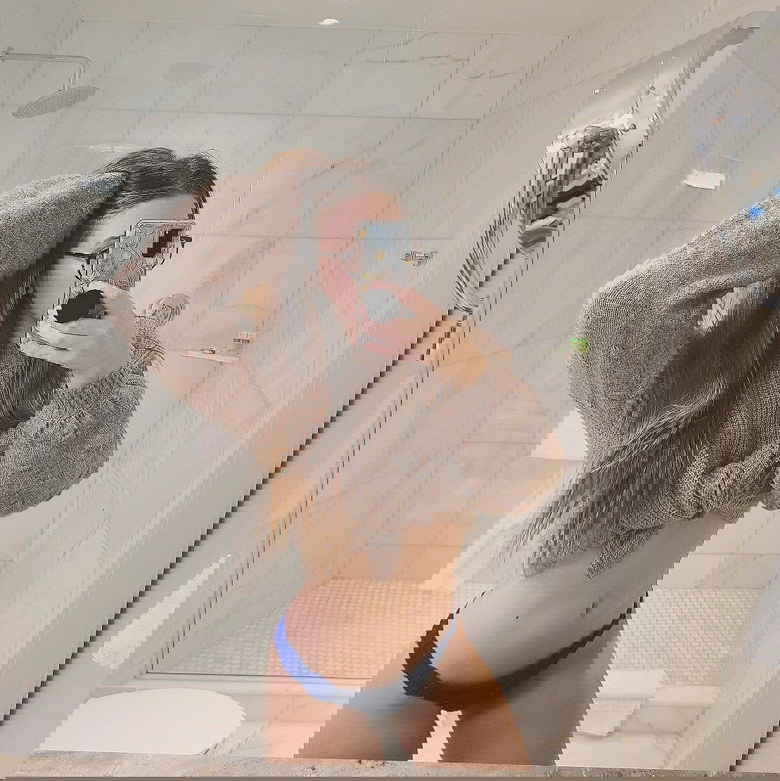 mary34567's Cover Photo