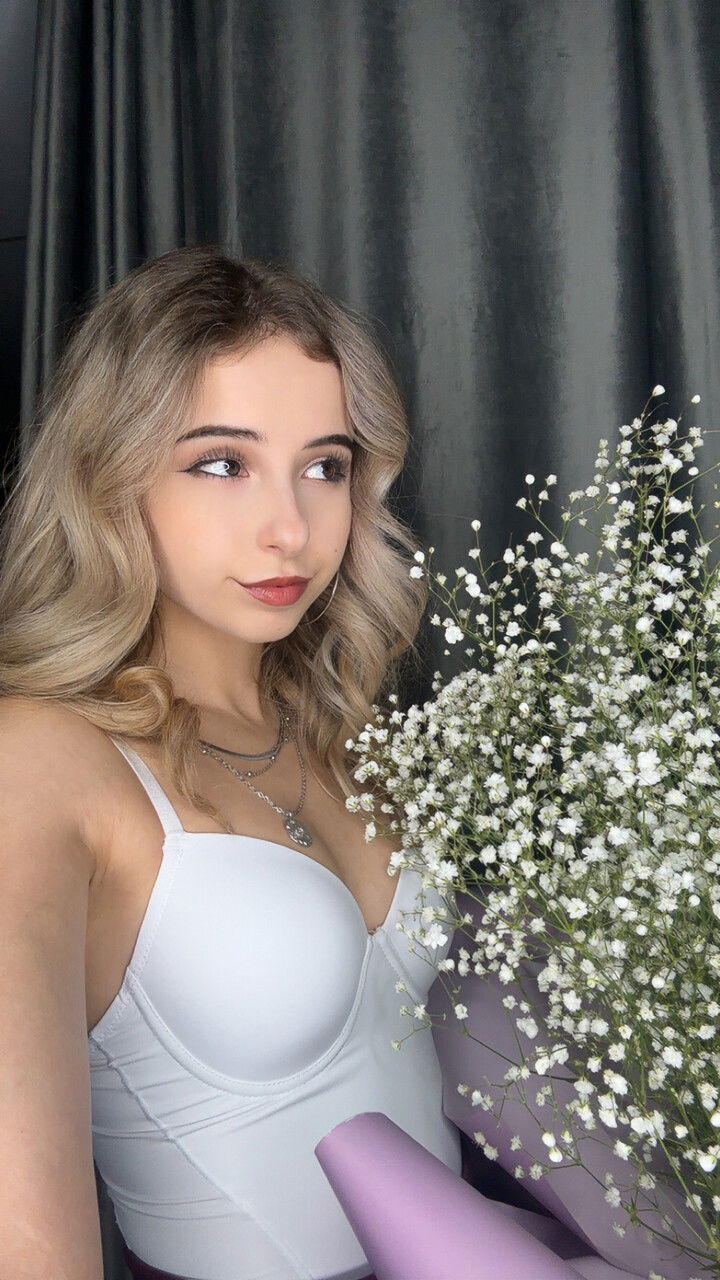 ryhuwiwy's Cover Photo