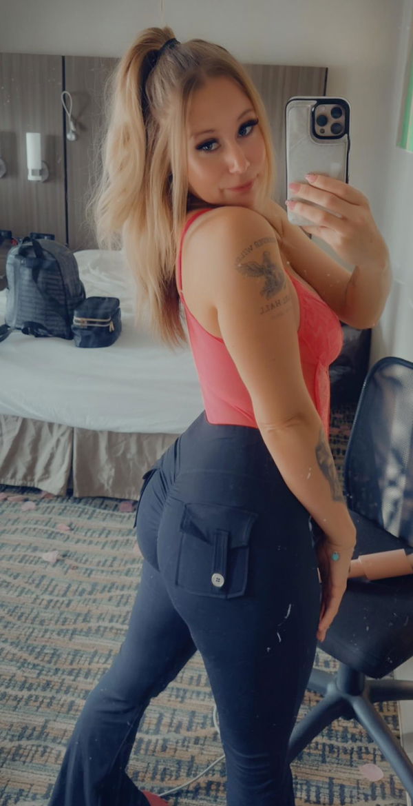 nobonaj944, 23 years old from Canada