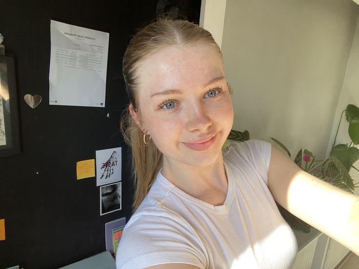 Lucia2158, 21 years old from United States